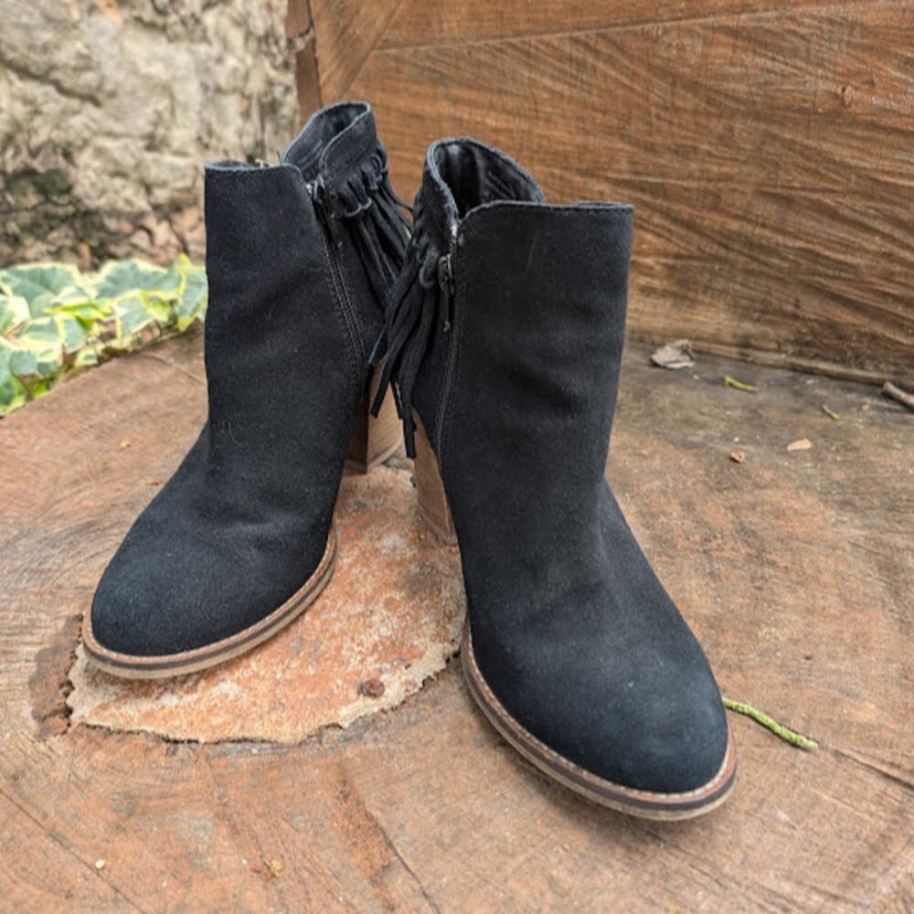 ALDO black suede ankle boots with fringe 3 inch heel western size 7 BOHOChic